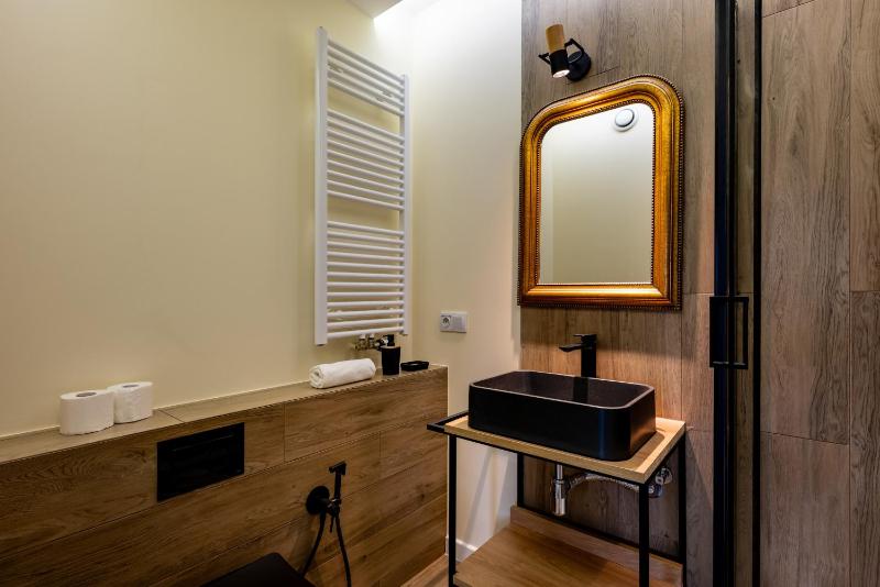 RentPlanet - Apartament Brzoskwiniowa - image 9