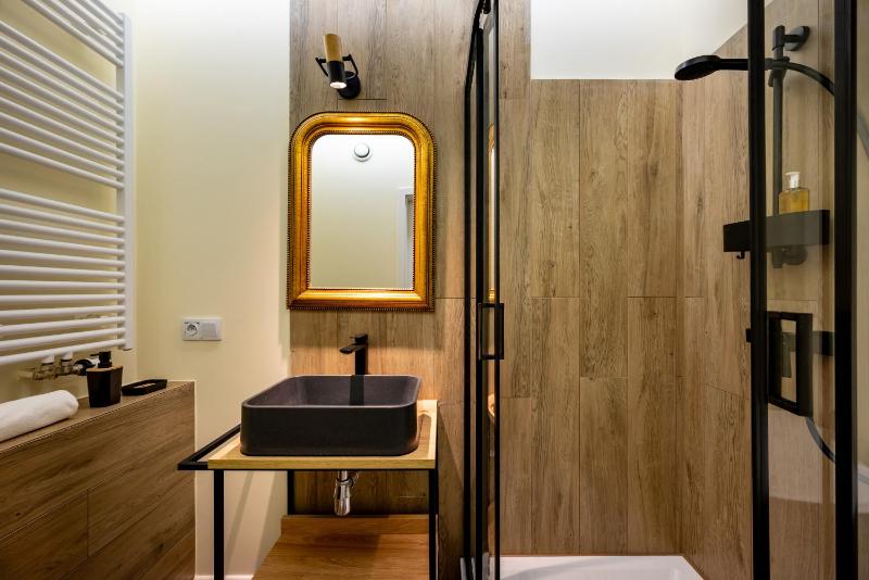 RentPlanet - Apartament Brzoskwiniowa - image 14