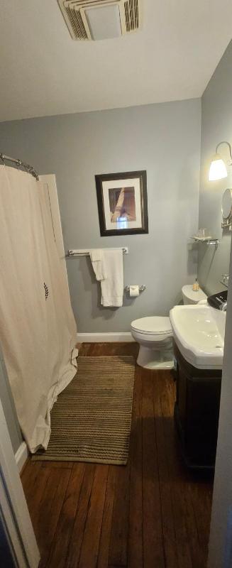 Barclay Cottage Inn - image 12