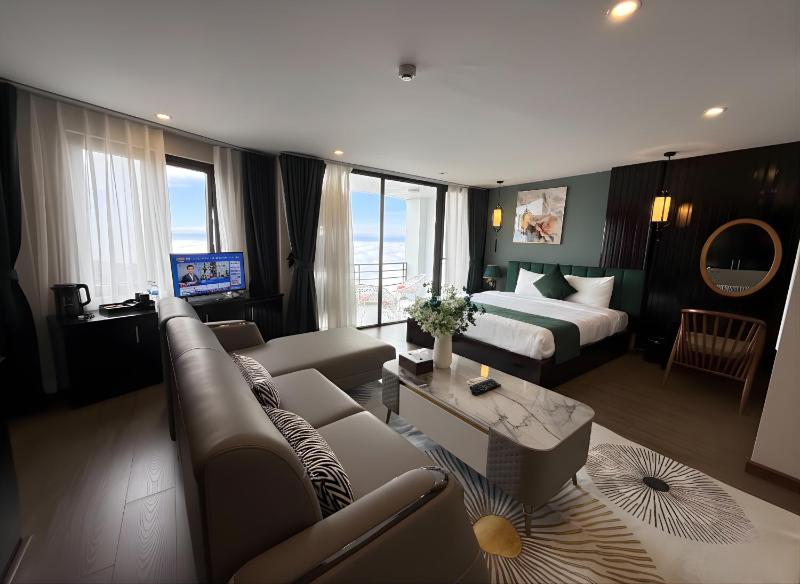 Cloud Chaser Hotel - image 12