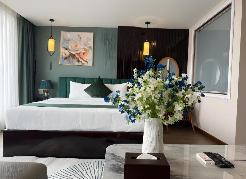 Cloud Chaser Hotel - image 6