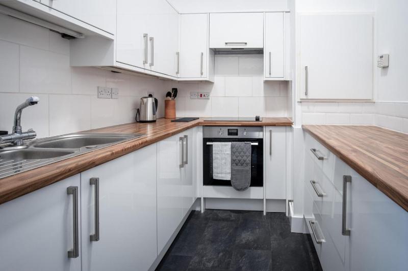Caldey Island View - 2 Bedroom Apartment - Tenby - image 28