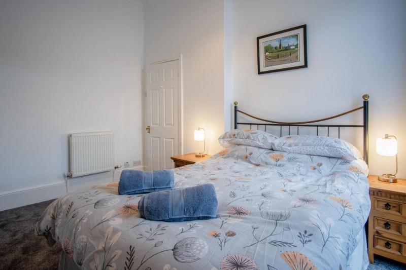 Caldey Island View - 2 Bedroom Apartment - Tenby - image 33