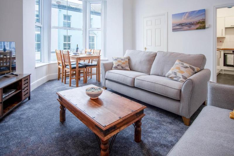 Caldey Island View - 2 Bedroom Apartment - Tenby - image 20