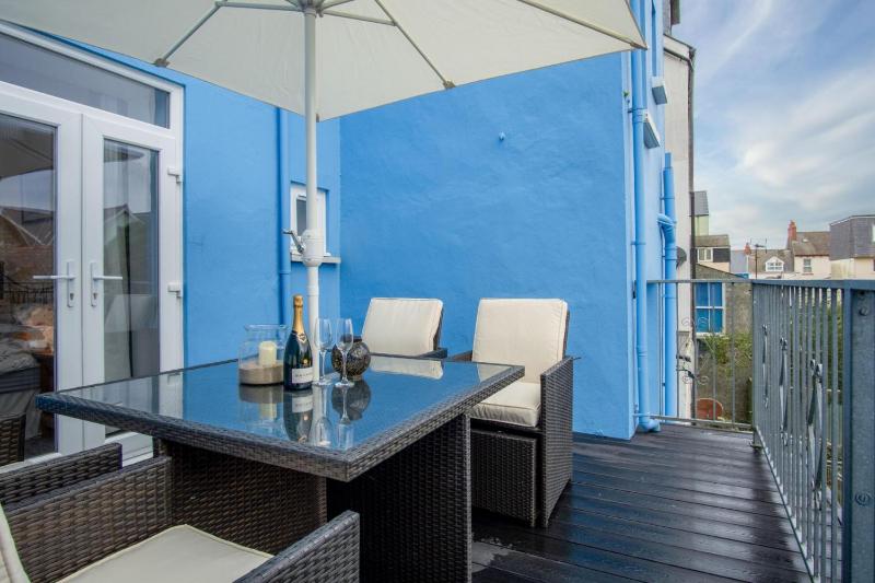 Caldey Island View - 2 Bedroom Apartment - Tenby - image 24