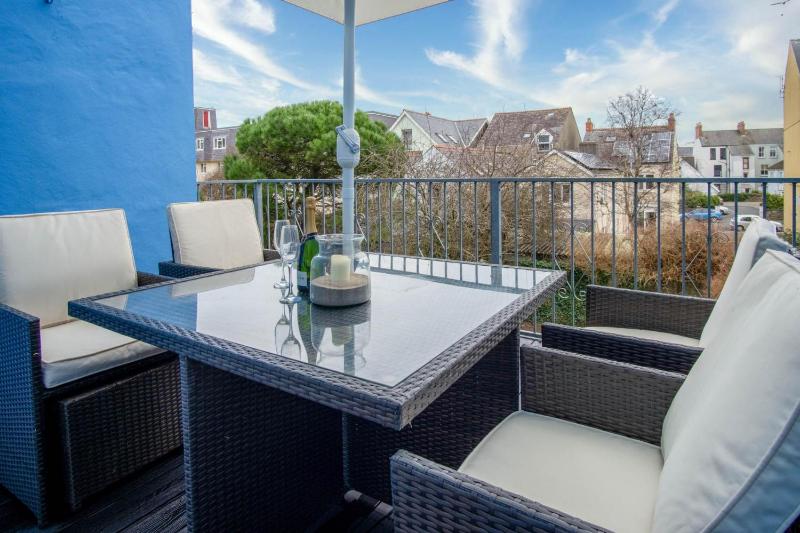 Caldey Island View - 2 Bedroom Apartment - Tenby - image 5