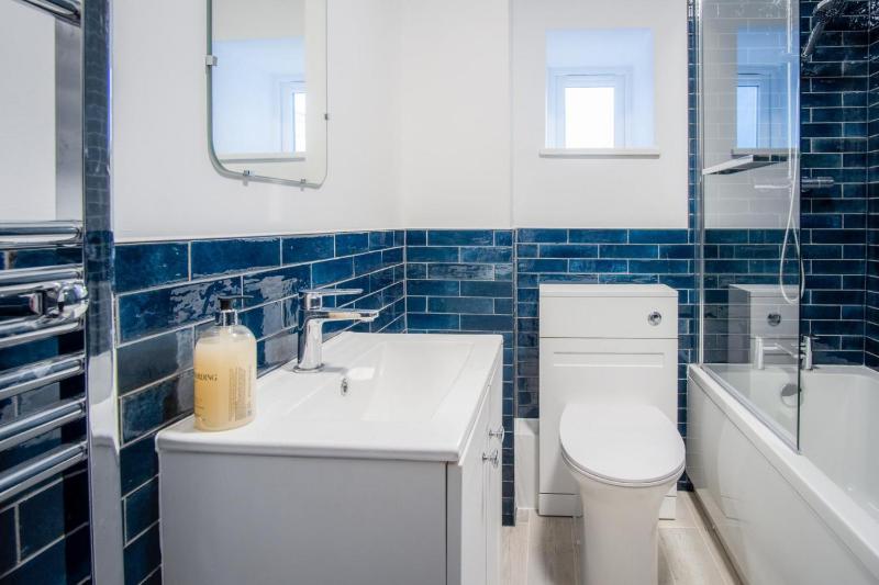 Caldey Island View - 2 Bedroom Apartment - Tenby - image 23