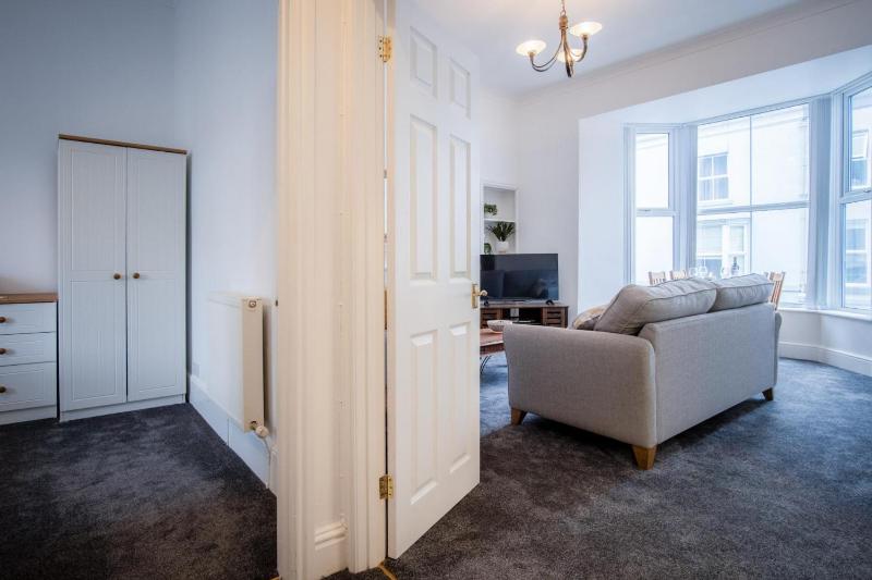 Caldey Island View - 2 Bedroom Apartment - Tenby - image 17