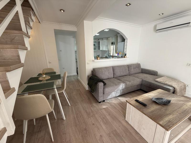 Casa Playa Albufereta a 1min con terraza para 6 By Turihome - image 34