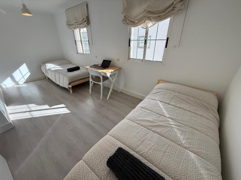 Casa Playa Albufereta a 1min con terraza para 6 By Turihome - image 17