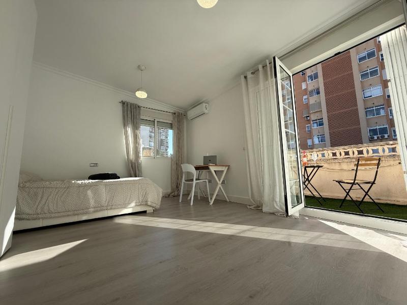 Casa Playa Albufereta a 1min con terraza para 6 By Turihome - image 41