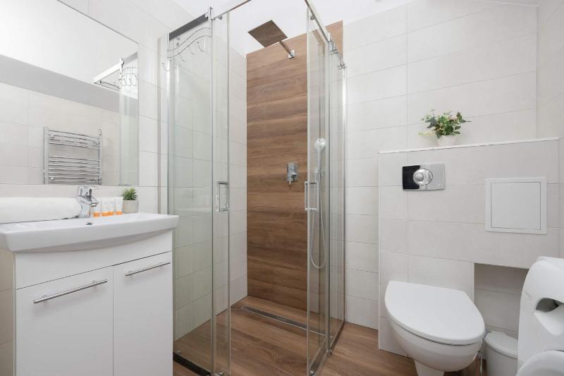 Stylish Wilcza Studio in the Heart of Warsaw by Noclegi Renters - image 16