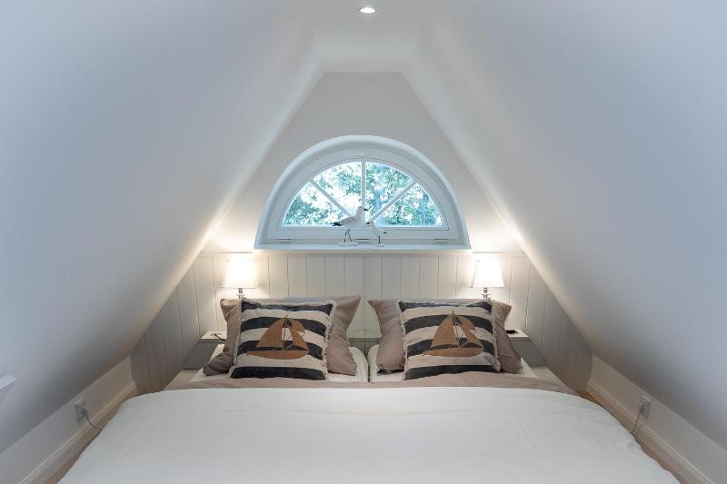 Modernes Ferienhaus mit Sauna eingezäuntem Garten und Strandnähe Ideal für Familien Freunde und Hundeliebhaber - image 12