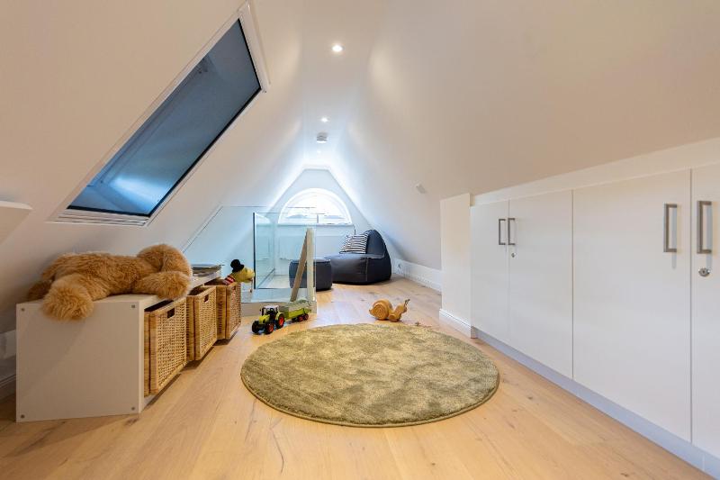 Modernes Ferienhaus mit Sauna eingezäuntem Garten und Strandnähe Ideal für Familien Freunde und Hundeliebhaber - image 7