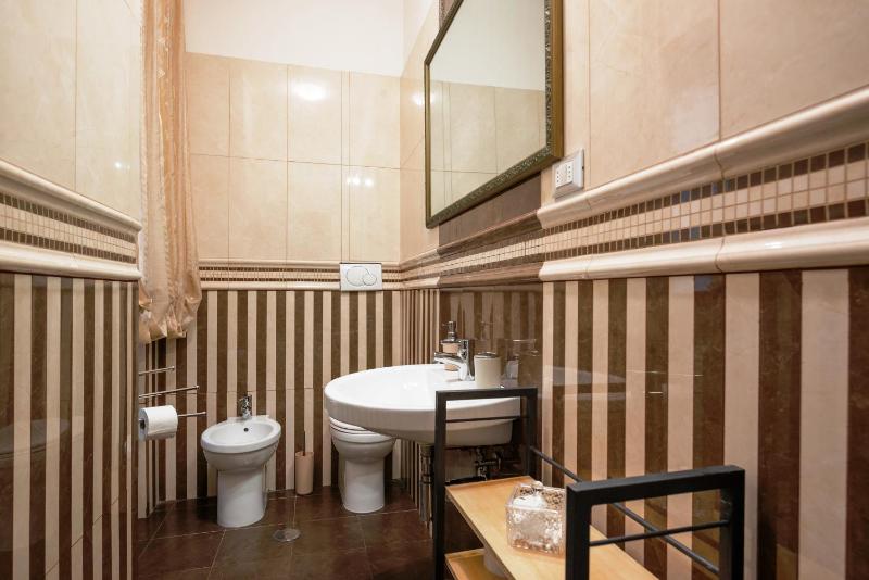 Guests Suite Accomodation in Villa nel Verde a Roma Aeroporto Ciampino - image 8