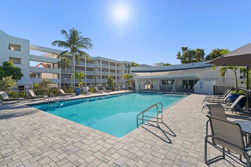 Island Beach Club #P4B - image 17