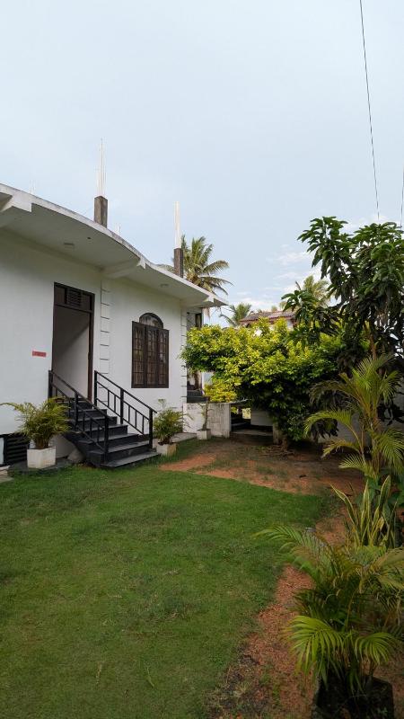 The Heavens Ocean Villa Talpe - image 37