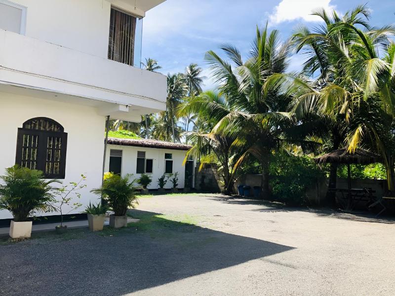 The Heavens Ocean Villa Talpe - image 18