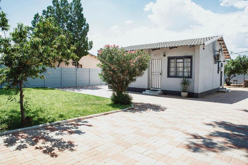 Lelwapa Stay - image 1