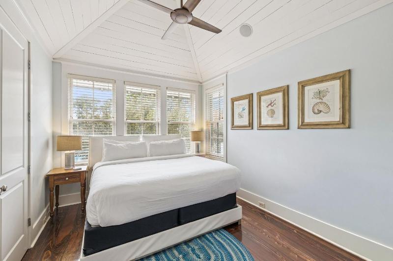 Sea Glass Cottage by 30A Escapes - image 14