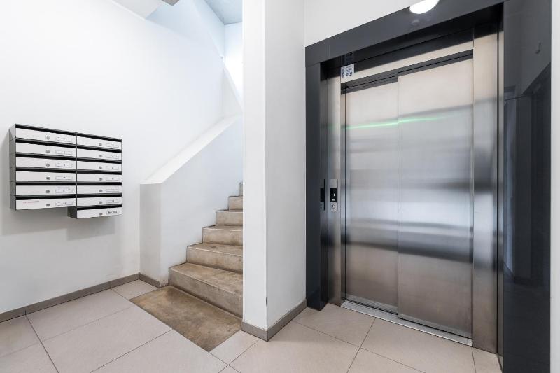 2-bedroom apartment with Parking and Balcony next to Old Town - image 15