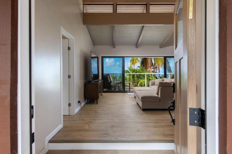 Kona Beach House Getaway - image 18