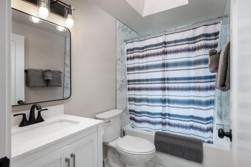 Kona Beach House Getaway - image 27