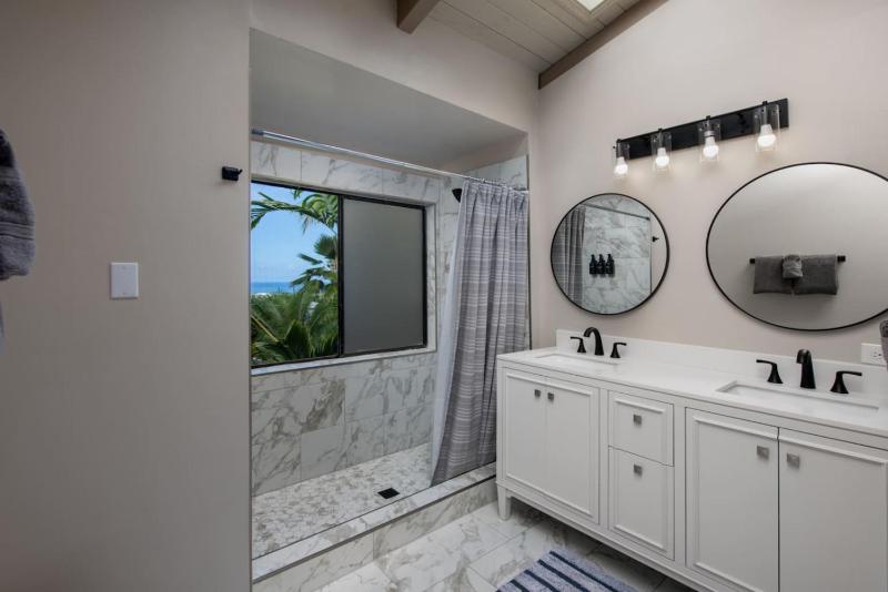 Kona Beach House Getaway - image 28