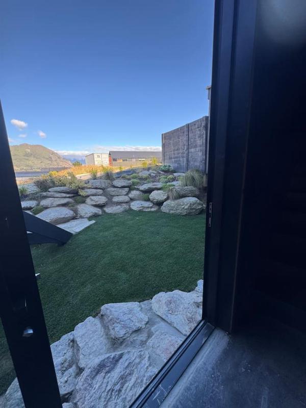 Architectural lake-view home Blue Velvet - image 5