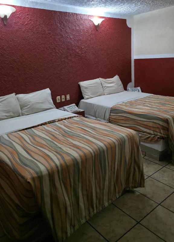 El Pino - Hotel Economico Guadalajara - image 3