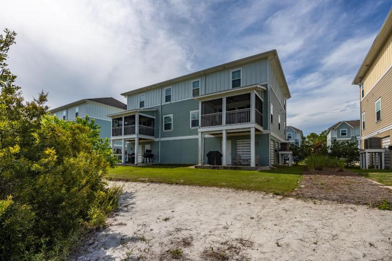 6618 Carlinga Drive By Pkrm - image 31