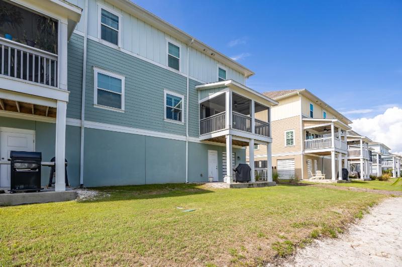 6618 Carlinga Drive By Pkrm - image 13
