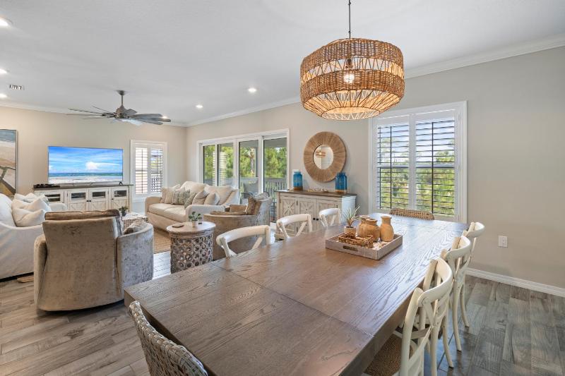 6618 Carlinga Drive By Pkrm - image 34