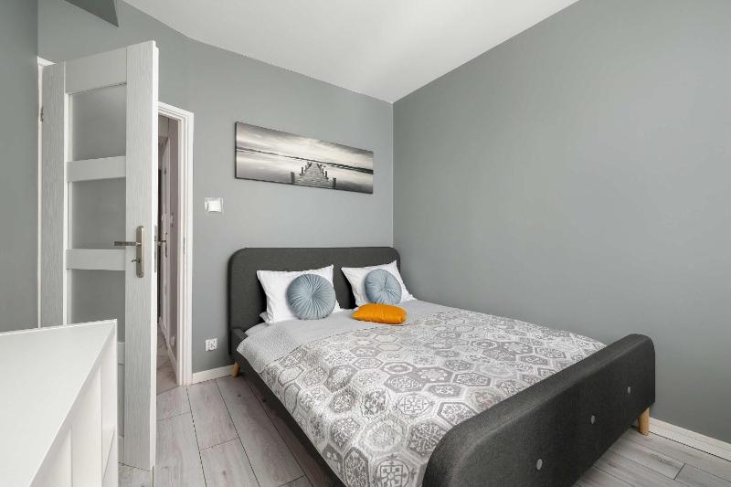 Unique One Bedroom Apartment with Balcony in Rzeszów by Noclegi Renters - image 10