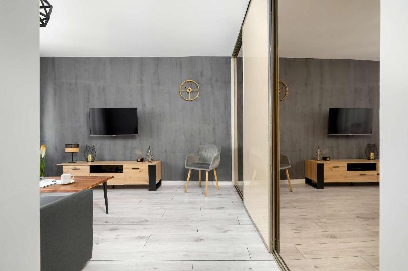 Unique One Bedroom Apartment with Balcony in Rzeszów by Noclegi Renters - image 9