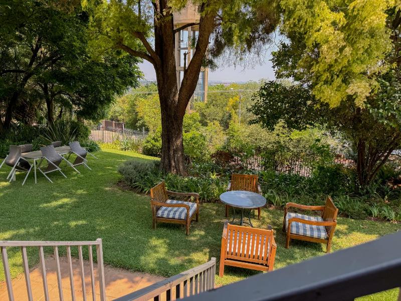 Amoris Guesthouse - Waterkloof ridge - image 11