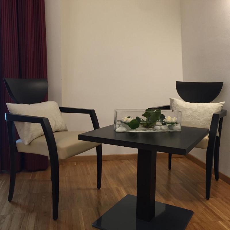 Family Room with two Bedrooms image 2