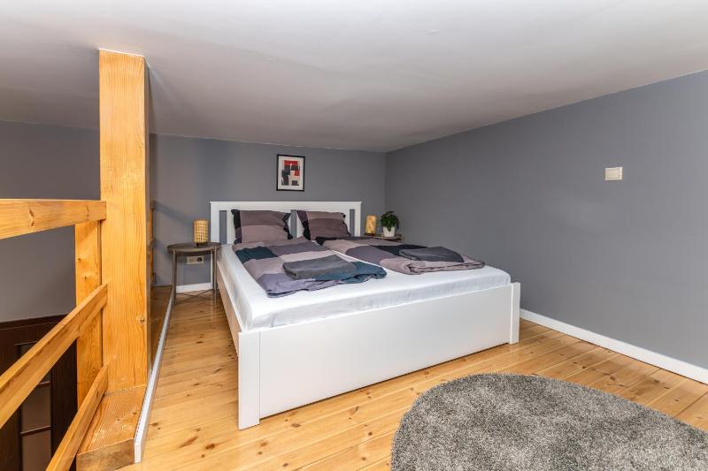 O4 City Center Apartment - image 2