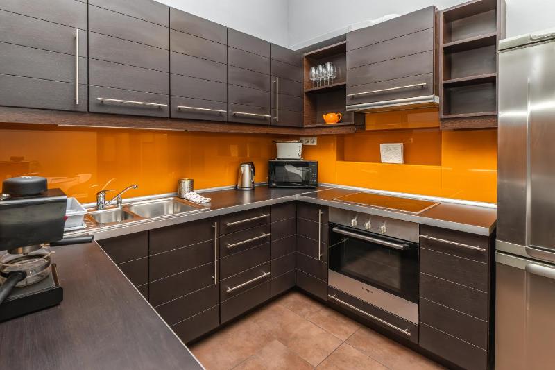 O4 City Center Apartment - image 4