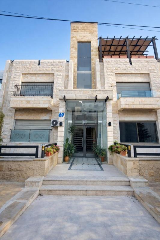 Abdoun Grand Family Apartment - image 6