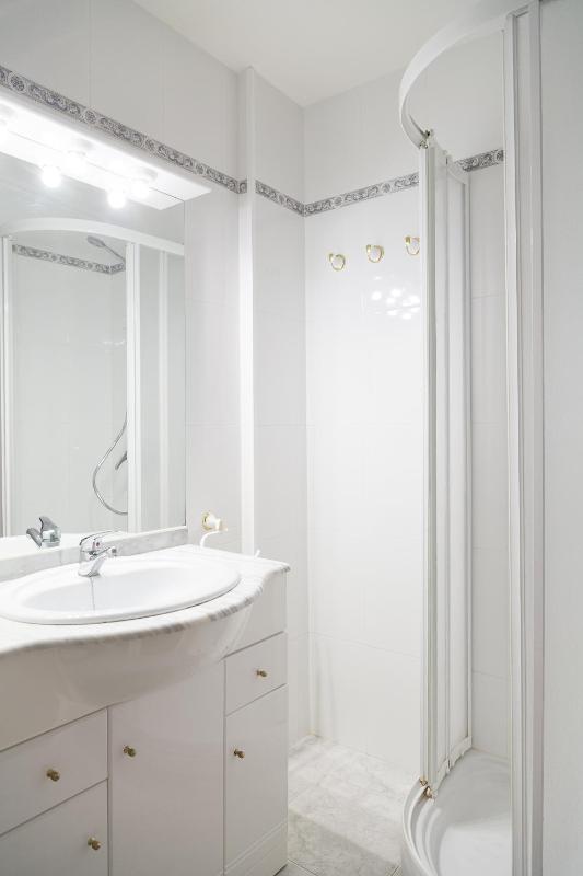 UHC Sorolla Apartments - image 9
