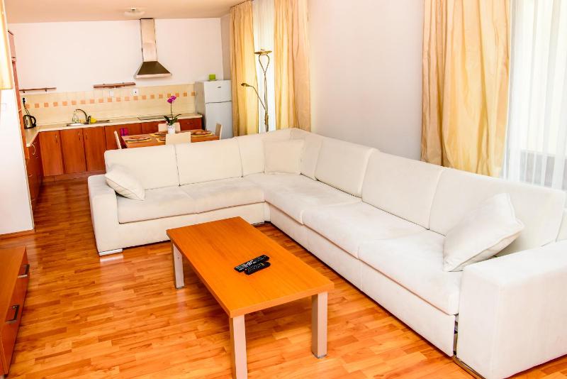 Apartment image 4