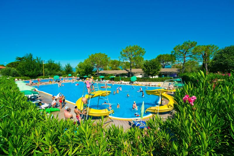 Happy Camp Mobile Homes in Camping Cisano San Vito - image 1