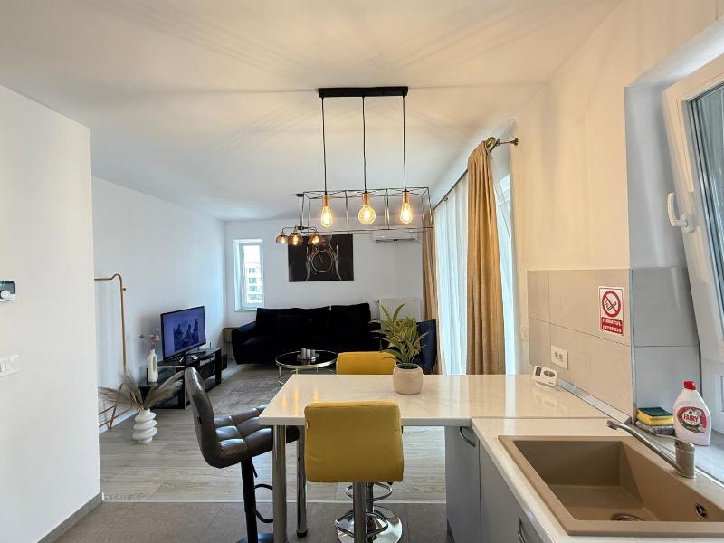 Cozy Exclusive Apartments at Kasper Coresi Mall - image 4