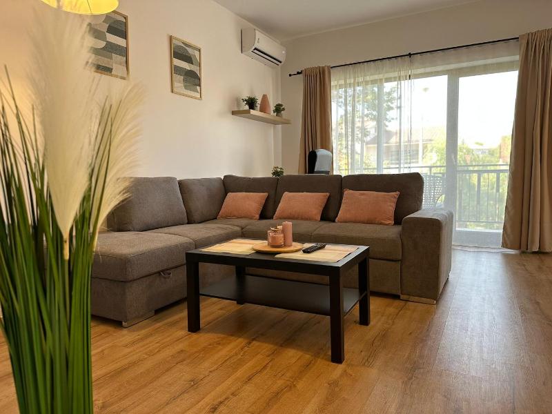 Style Apartments Timisoara Lipatti15 with Parking Option - image 1