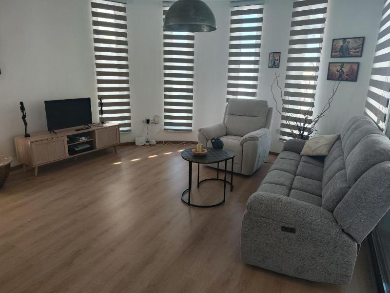 Anamor apartment 408 - image 5