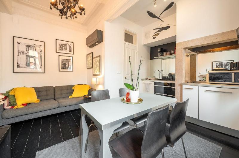 Heritage Apartment w Balcony in Bairro Alto - image 12