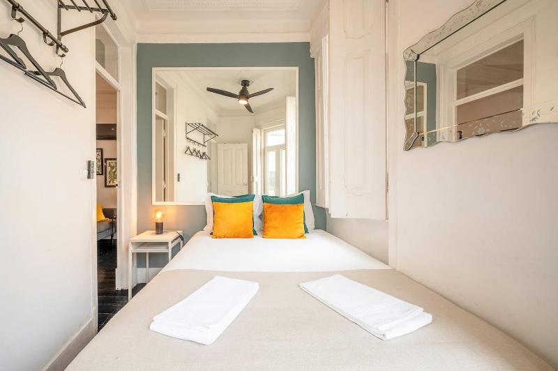 Heritage Apartment w Balcony in Bairro Alto - image 9