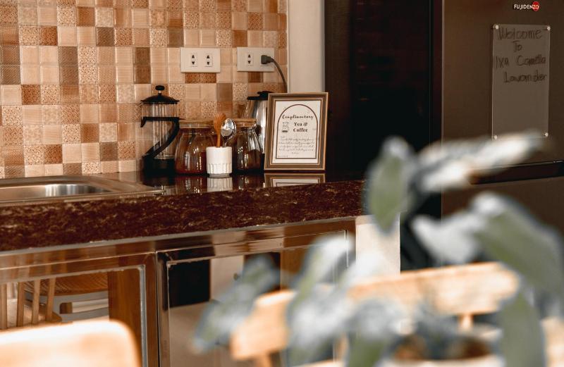 Quiet Townhouse | Super Fast Wifi -10 mins airport - image 12