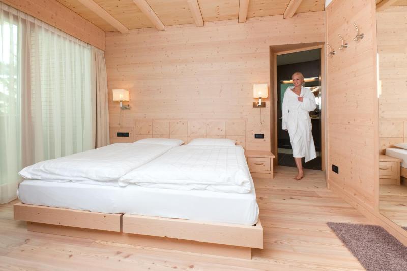 Triple Room with Balcony image 4